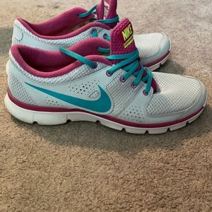 Women’s Nike sneakers, size 11